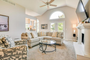 Branson Getaway with Pool Access Less Than 4 Mi to 76 Strip!